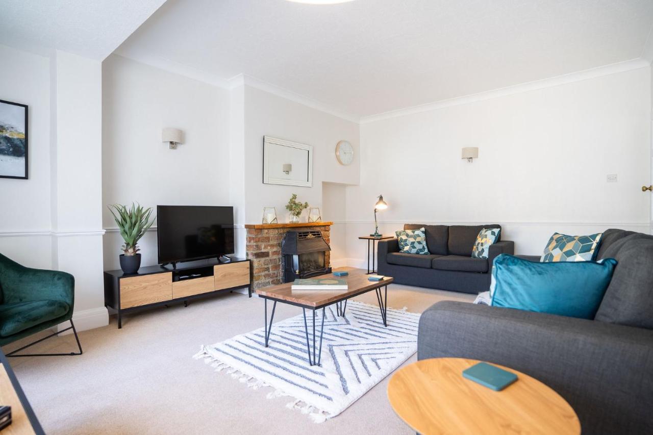 Beautiful Detached Home In Quaint Village Setting Wetherby Bagian luar foto