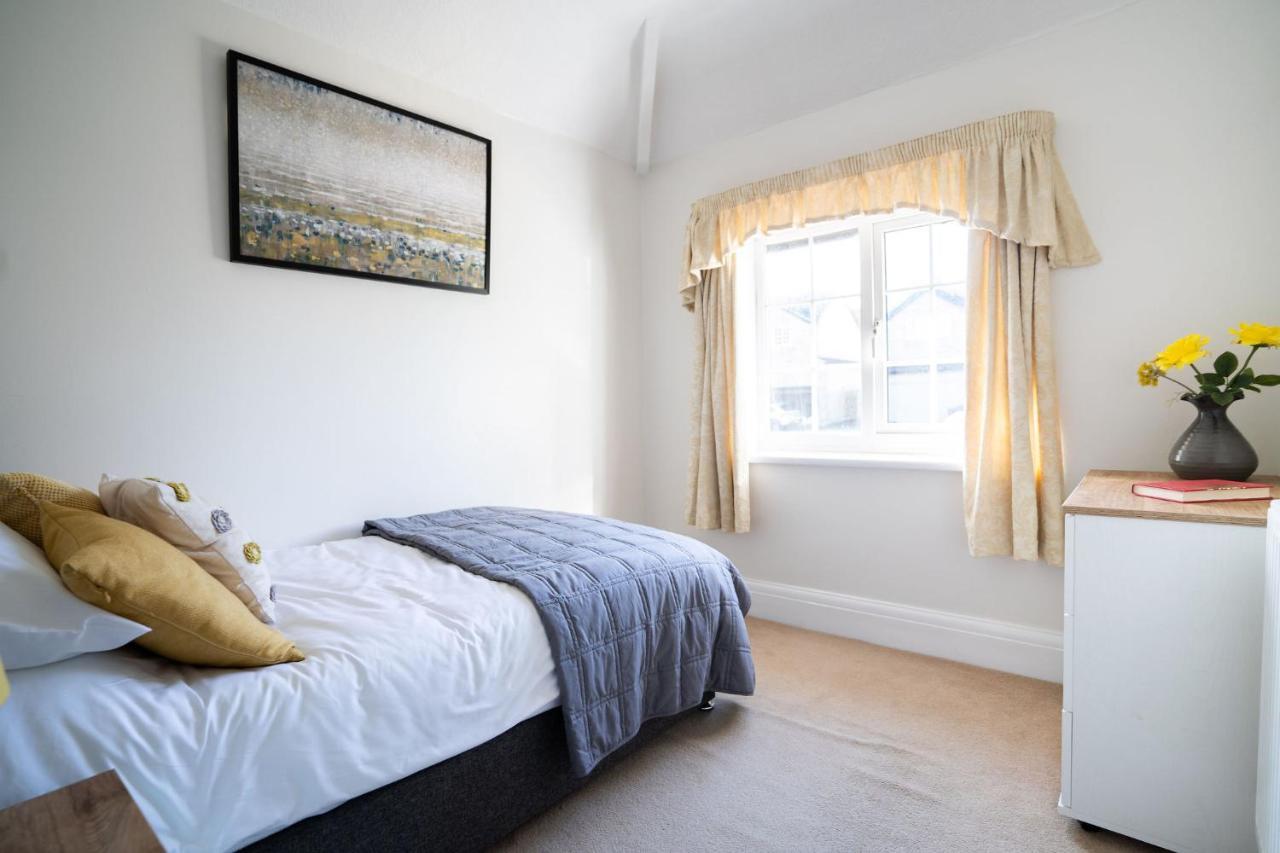 Beautiful Detached Home In Quaint Village Setting Wetherby Bagian luar foto