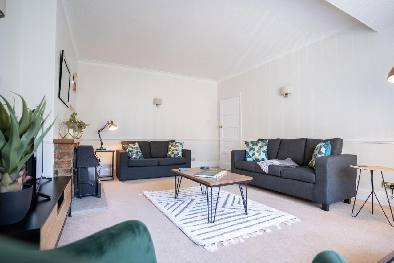 Beautiful Detached Home In Quaint Village Setting Wetherby Bagian luar foto