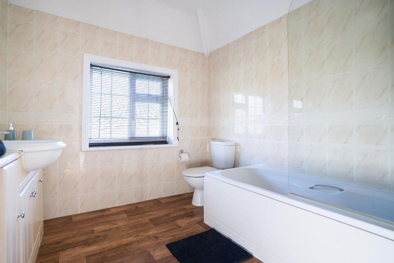 Beautiful Detached Home In Quaint Village Setting Wetherby Bagian luar foto